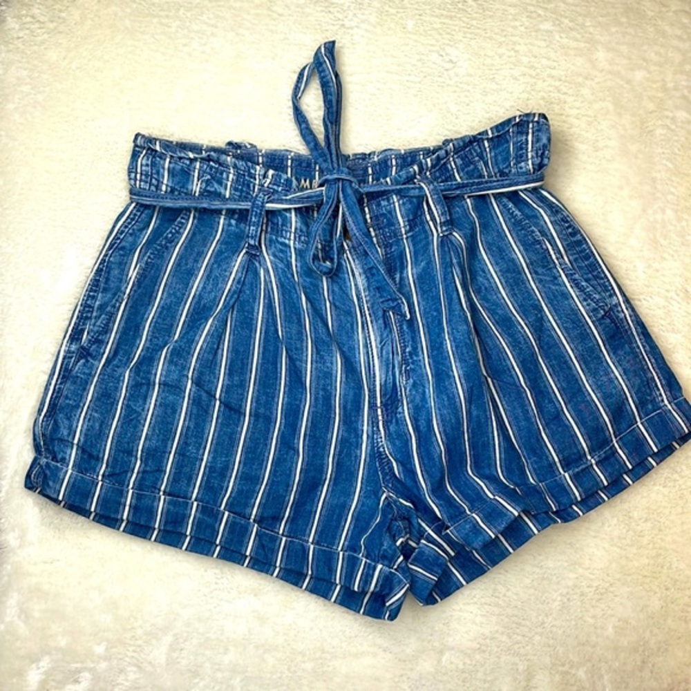 American Eagle High Rise Striped Paperbag Shorts with Tie at Waist Size 8